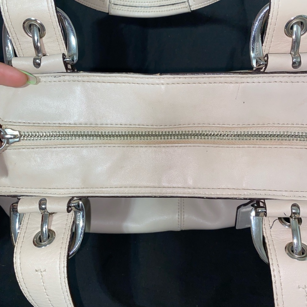 Coach Cream Leather Shoulder Bag - Picture 12 of 15